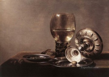 ピーテル・クラース Painting - ワイングラスと銀のボウルのある静物 ピーテル・クラーエス